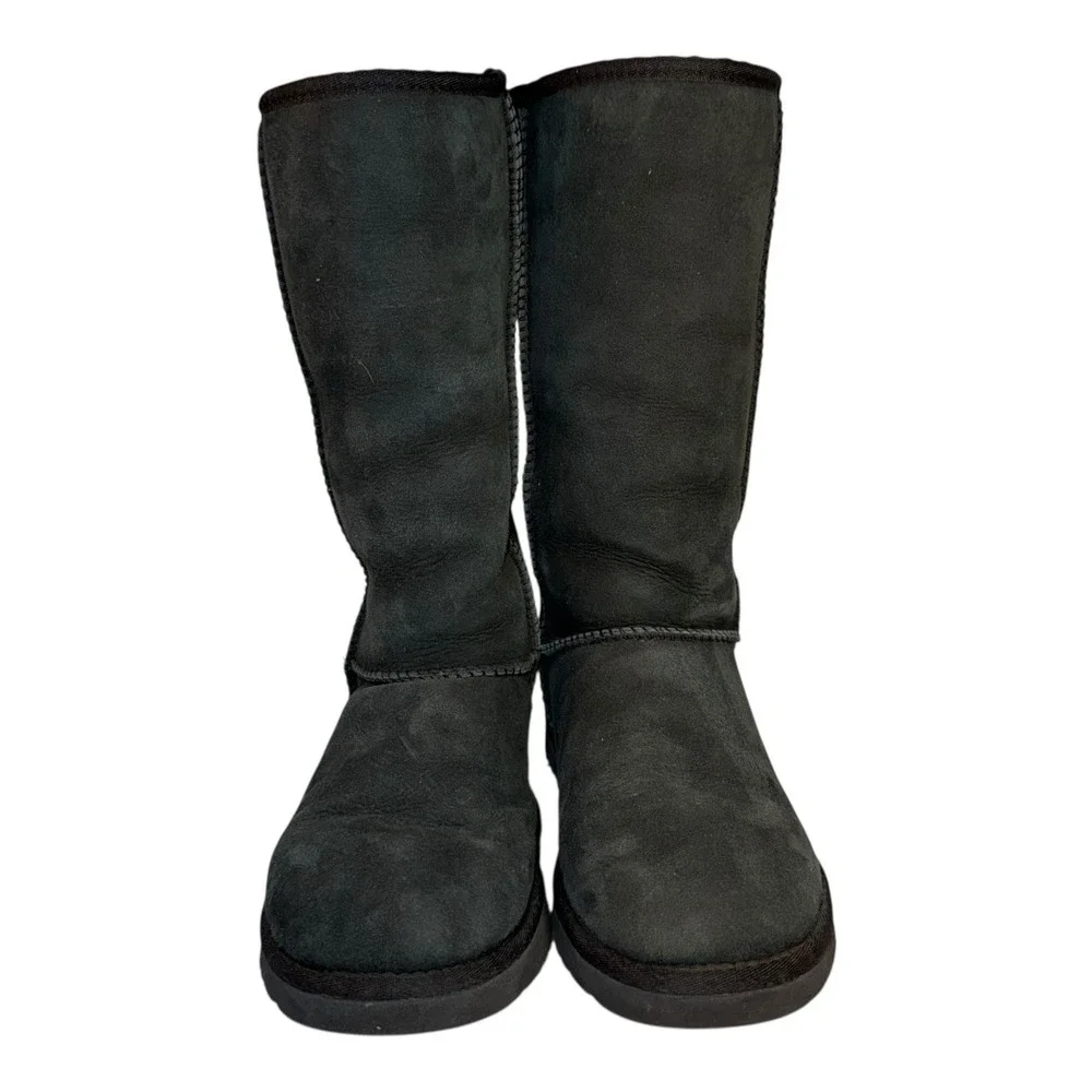 UGG Women's Classic II Tall Suede Boots‎ black, Size 7